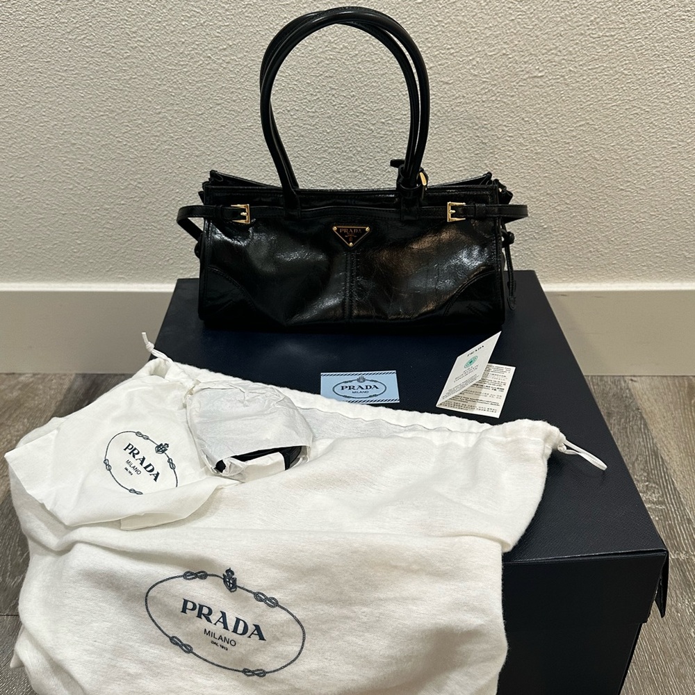 [sold] [like new] Prada Bonnie medium leather handbag